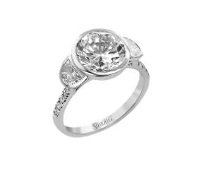 White 18 Karat 3 Stone Ring Size 6.5 With = 0.15Tw Round G Vs1 Diamonds And = 0.64Tw Various Shapes G Vs1 Diamonds