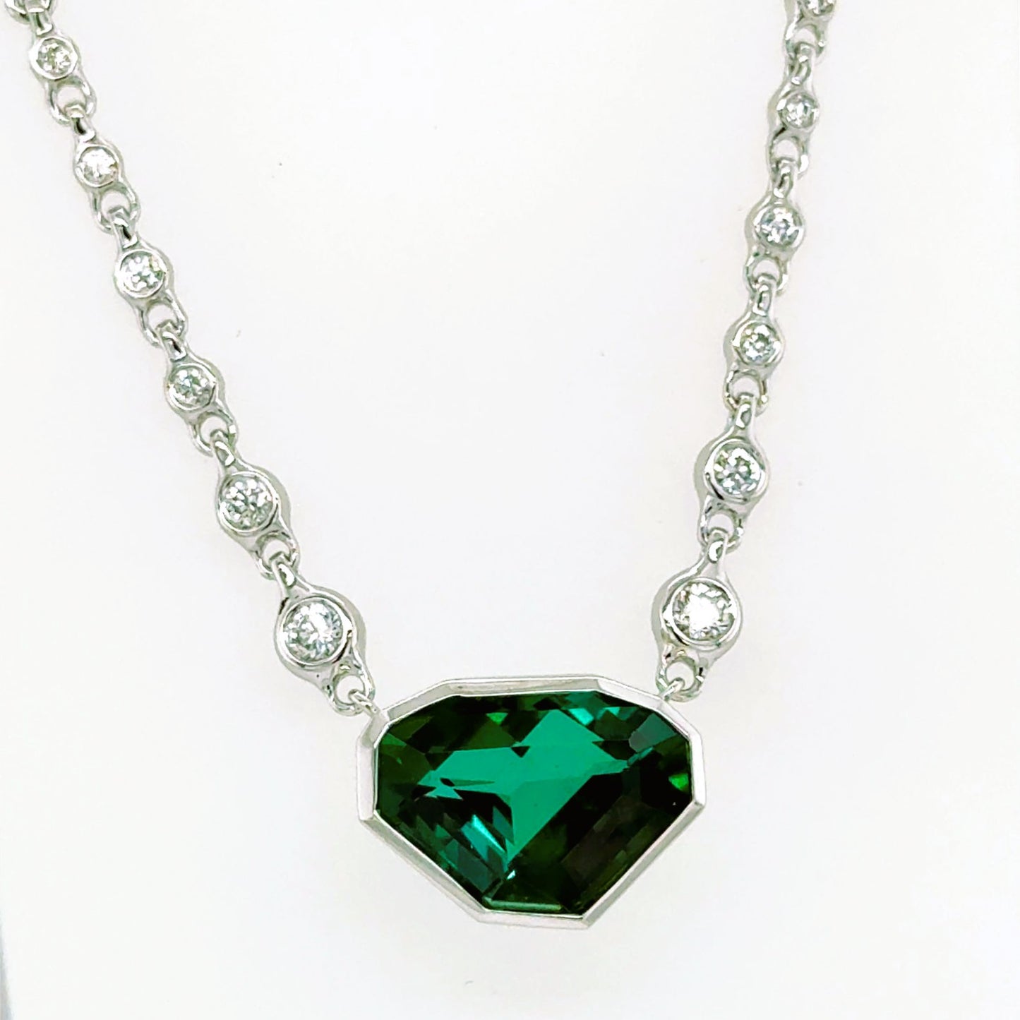 Necklace, 18KW, Bezel Set Tourmaline