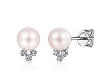 14k White Gold Diamond And Pearl Stud Earrings
