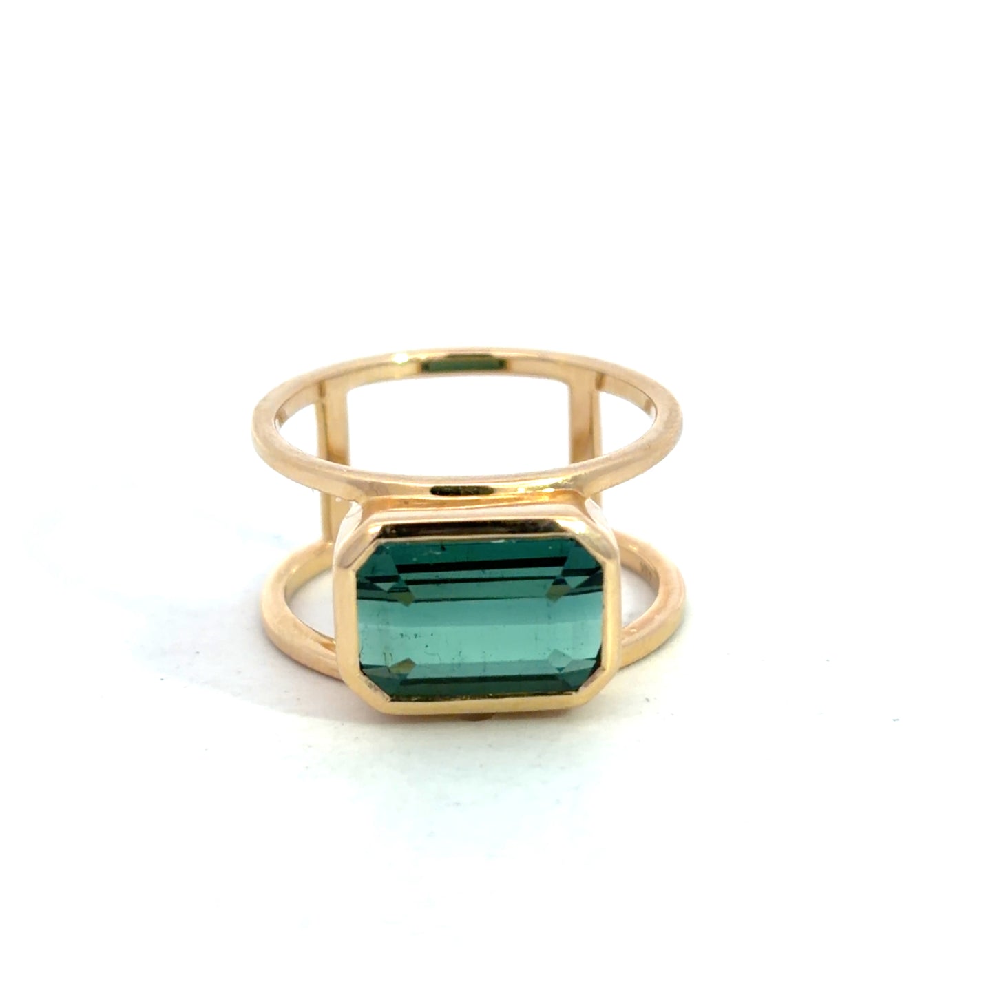 Lady's Yellow 14 Karat Bezel Fashion Ring Size 6.5 With One = 4.04Ct Emerald Tourmaline