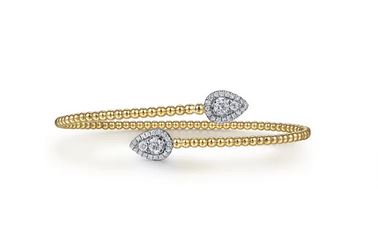 14K Yellow Gold Bujukan Diamond Bangle