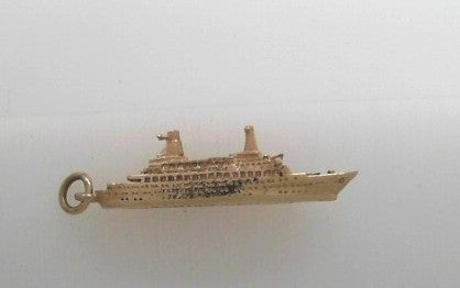 Preowned 10K Yellow Ship Pendant
