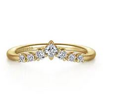 Curved 14k Yellow Gold Princess Cut And Round Diamond Anniversary Band