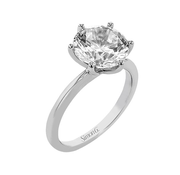 White 18 Karat Solitaire Ring Size 6.5
