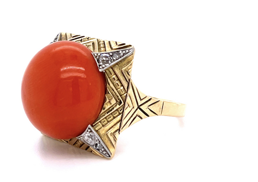 18KY Coral & Diamond Ring 12gr 0.24ct twt(dia) Circa 1960 ESTATE Size 9
